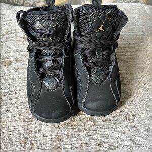 Jordan Kids Black and Gold Sneakers